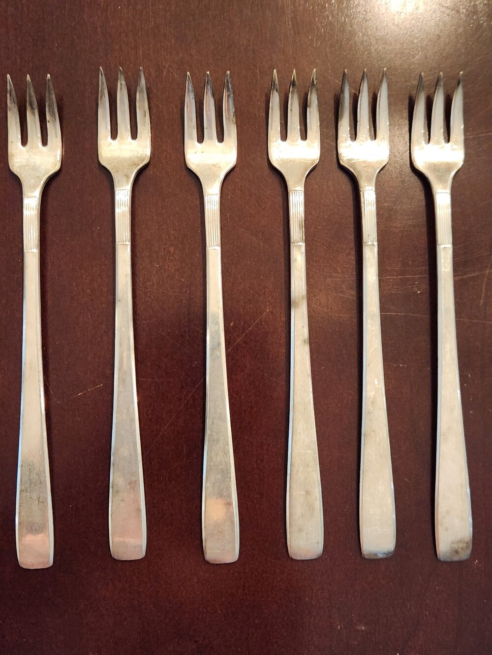 Oneida Hotel Plate 6 Cocktail Forks